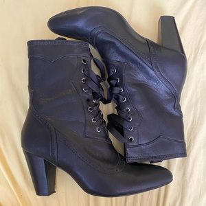 Widow Victorian vices lace up boot